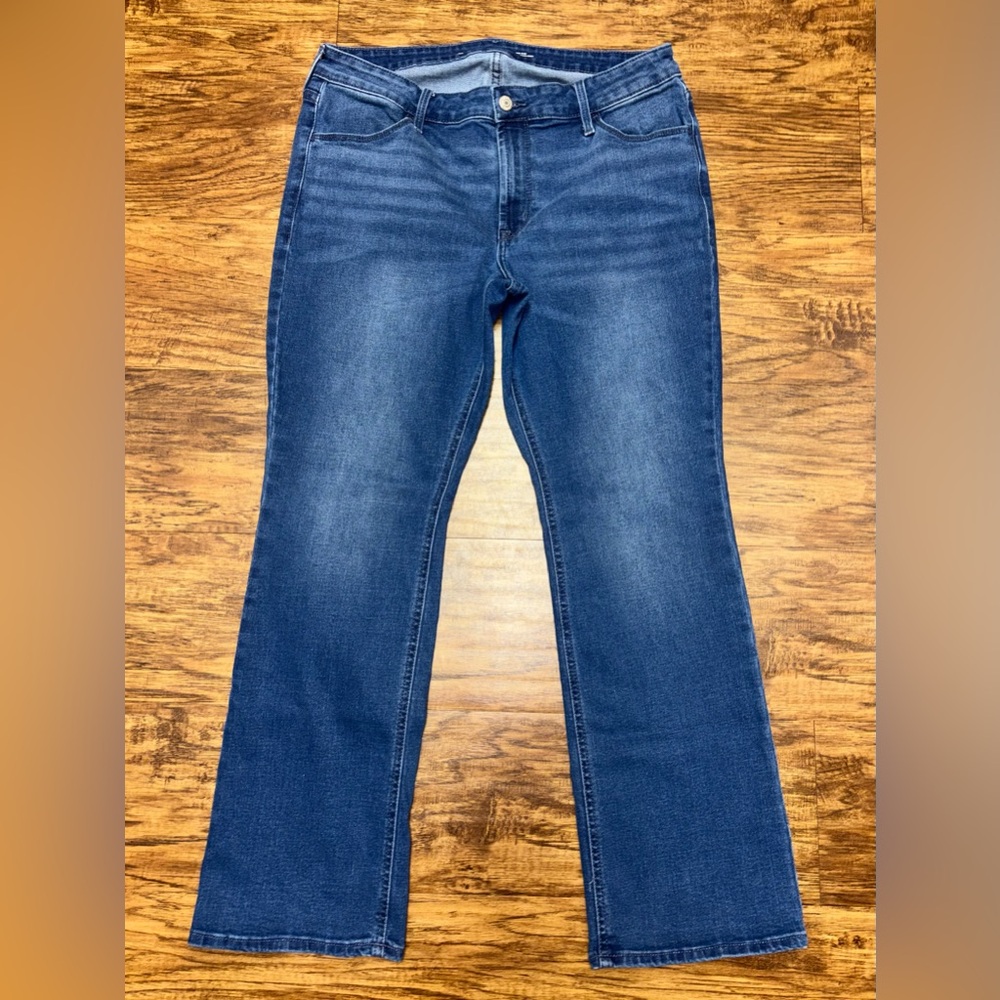 Old Navy Mid Rise Wow Bootcut Jeans Size 14 Petite